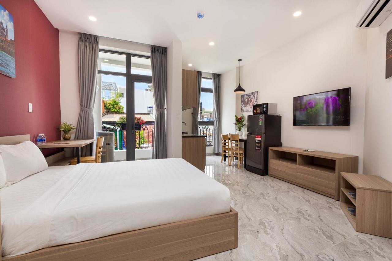 Bed & Breakfast The Arrivals Airport Tower *