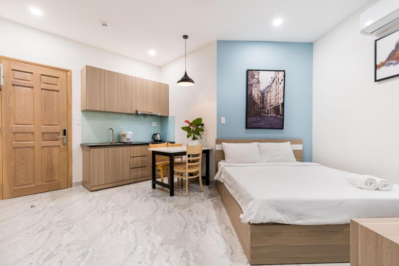 Bed & Breakfast The Arrivals Airport Tower *