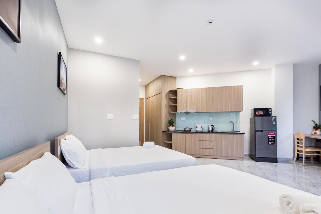 The Arrivals Airport Tower Bed & Breakfast