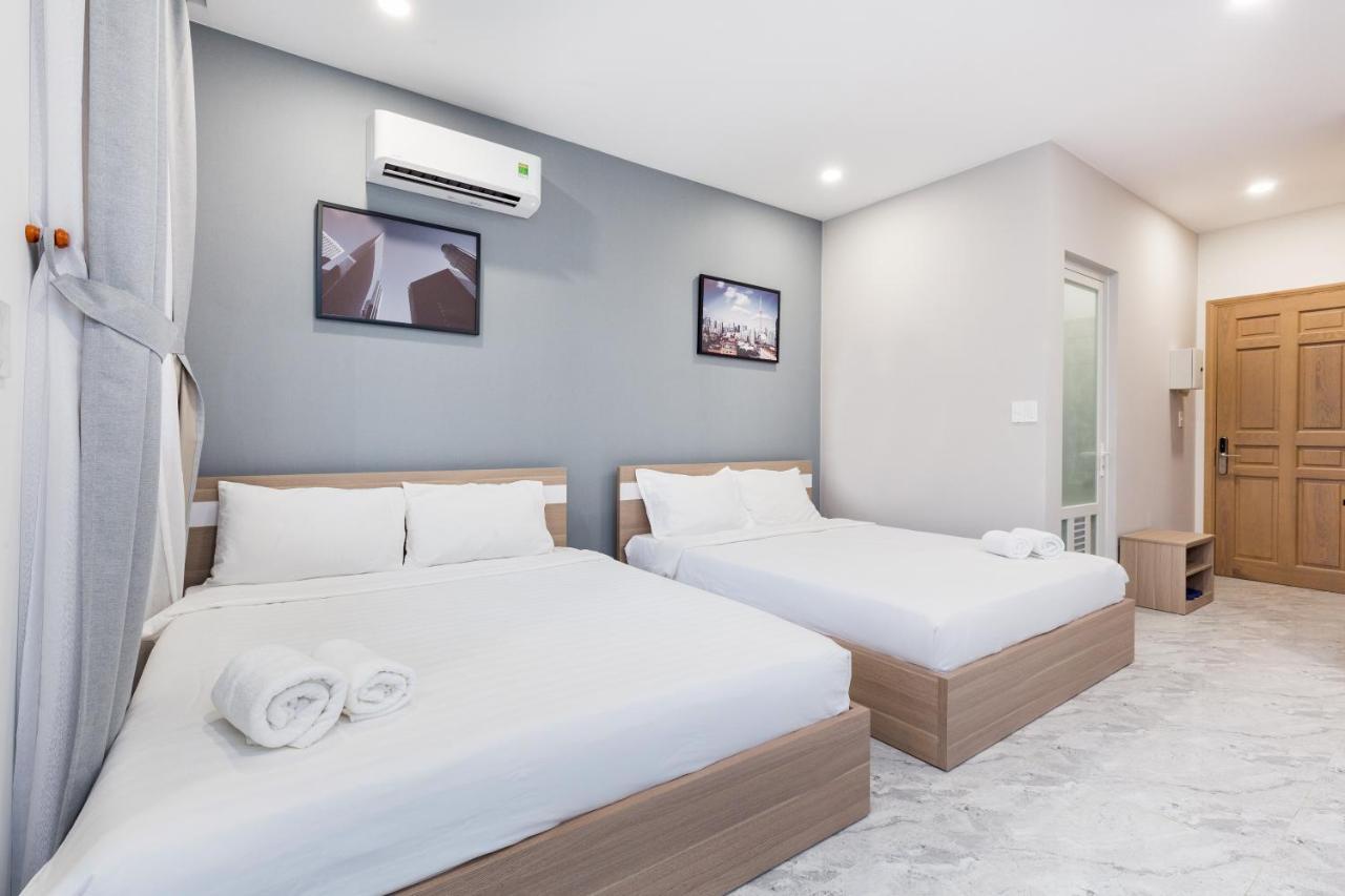 The Arrivals Airport Tower Bed & Breakfast